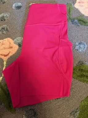 Like new lululemon fast and free 6" size 14 Bright Pink bike Shorts Side Pocket